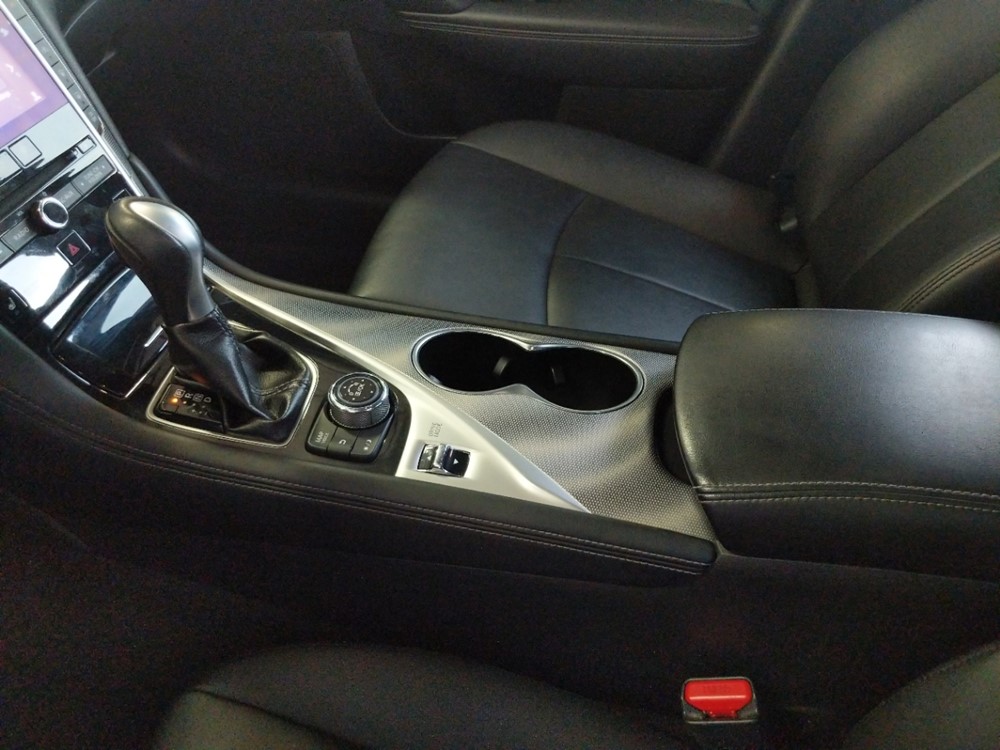 2015 INFINITI Q50 - Center Console/Cup Holders
