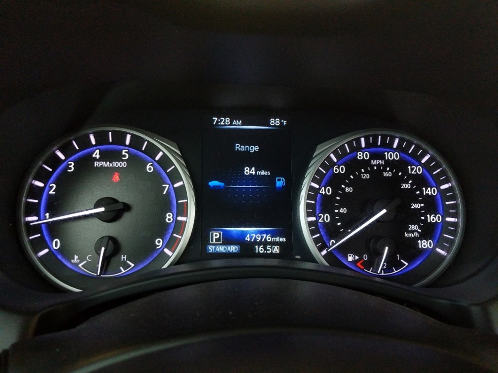 2015 INFINITI Q50 - Odometer Close Up