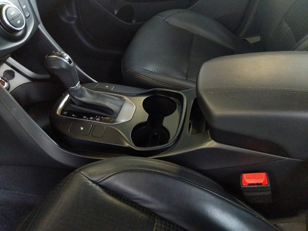 2013 Hyundai Santa Fe - Center Console/Cup Holders