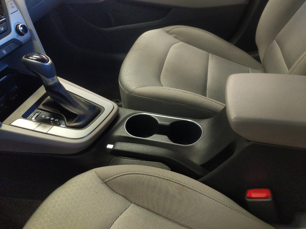 2018 Hyundai Elantra - Center Console/Cup Holders