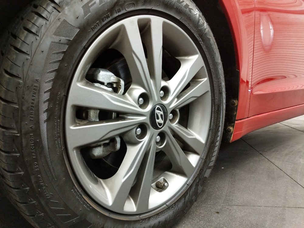 2018 Hyundai Elantra - Wheel