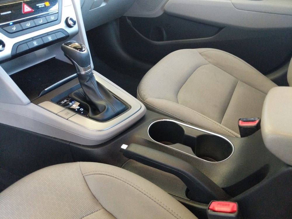 2018 Hyundai Elantra - Center Console/Cup Holders