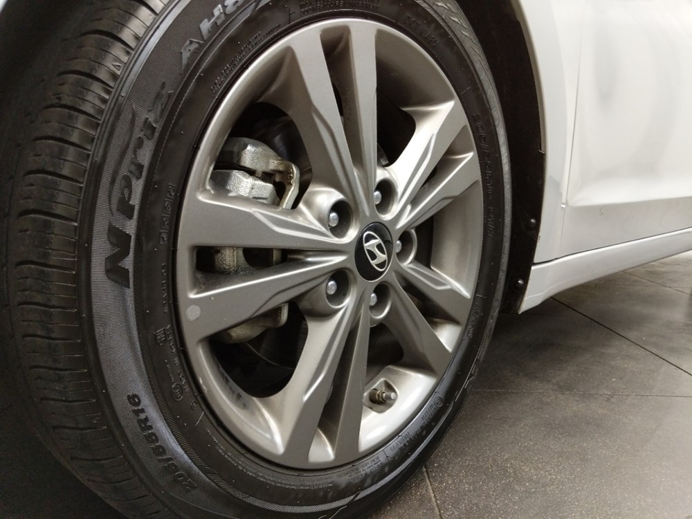 2018 Hyundai Elantra - Wheel