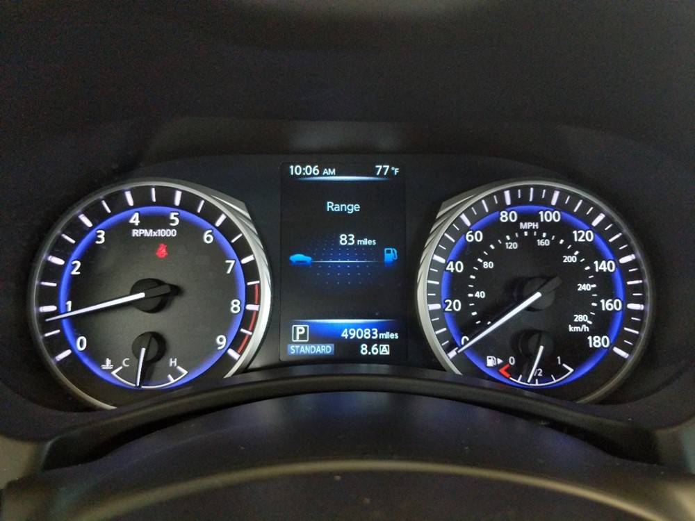 2015 INFINITI Q50 - Odometer Close Up