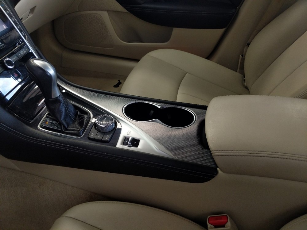 2015 INFINITI Q50 - Center Console/Cup Holders