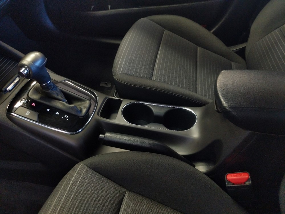 2018 Kia Forte - Center Console/Cup Holders