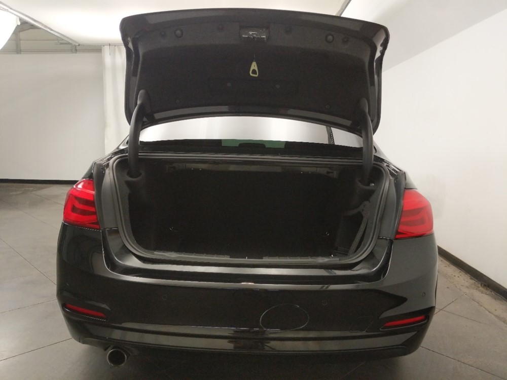 2016 BMW 320i - Trunk