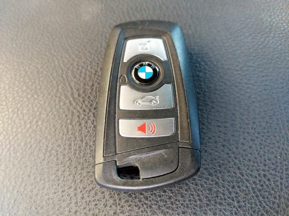 2016 BMW 320i - Keys