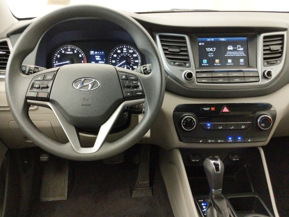 2018 Hyundai Tucson - Center Console/Cup Holders