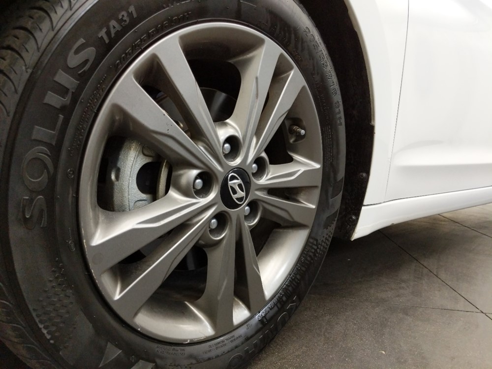 2018 Hyundai Elantra - Wheel