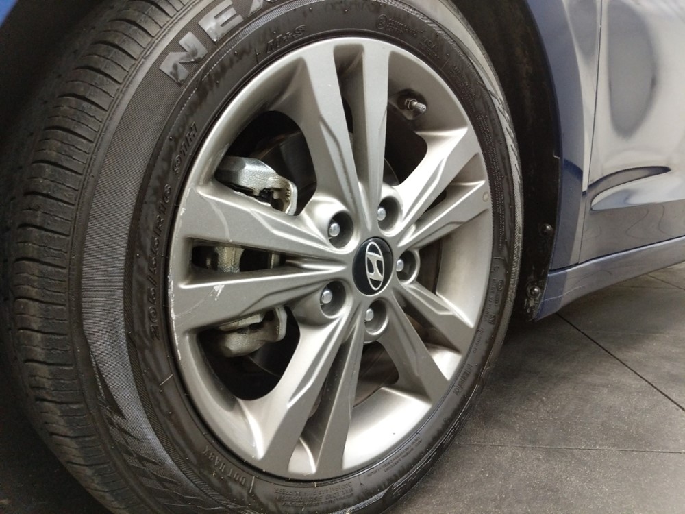 2018 Hyundai Elantra - Wheel