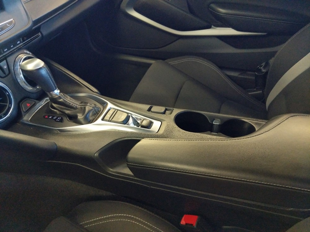 2018 Chevrolet Camaro - Center Console/Cup Holders