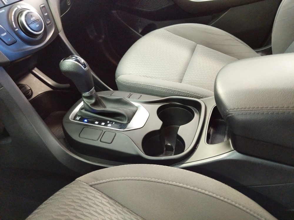 2017 Hyundai Santa Fe - Center Console/Cup Holders