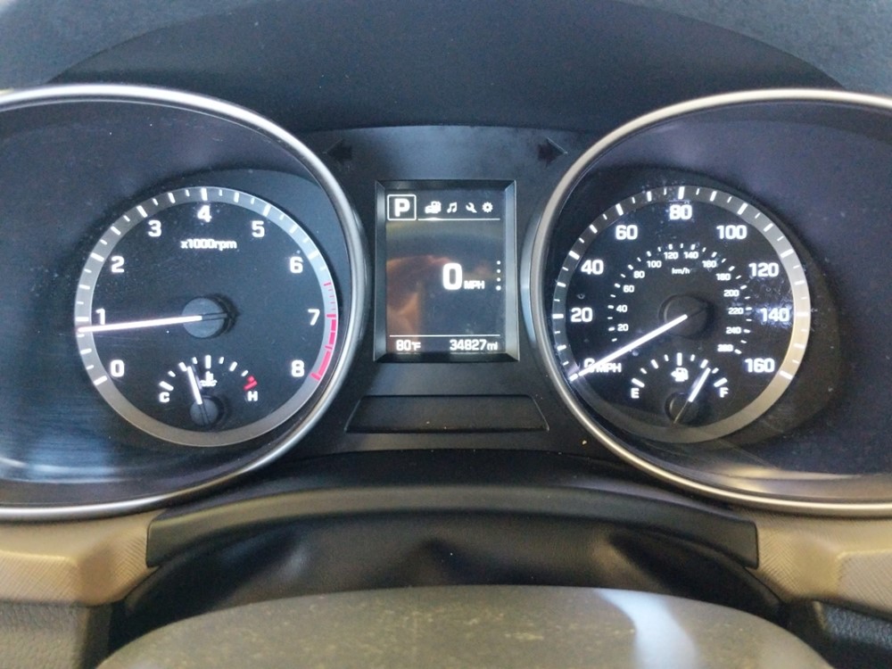 2017 Hyundai Santa Fe - Odometer Close Up