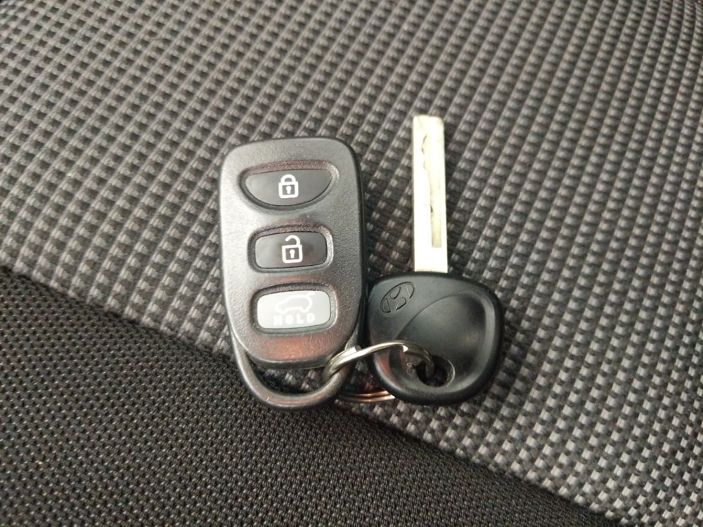 2016 Hyundai Elantra - Keys