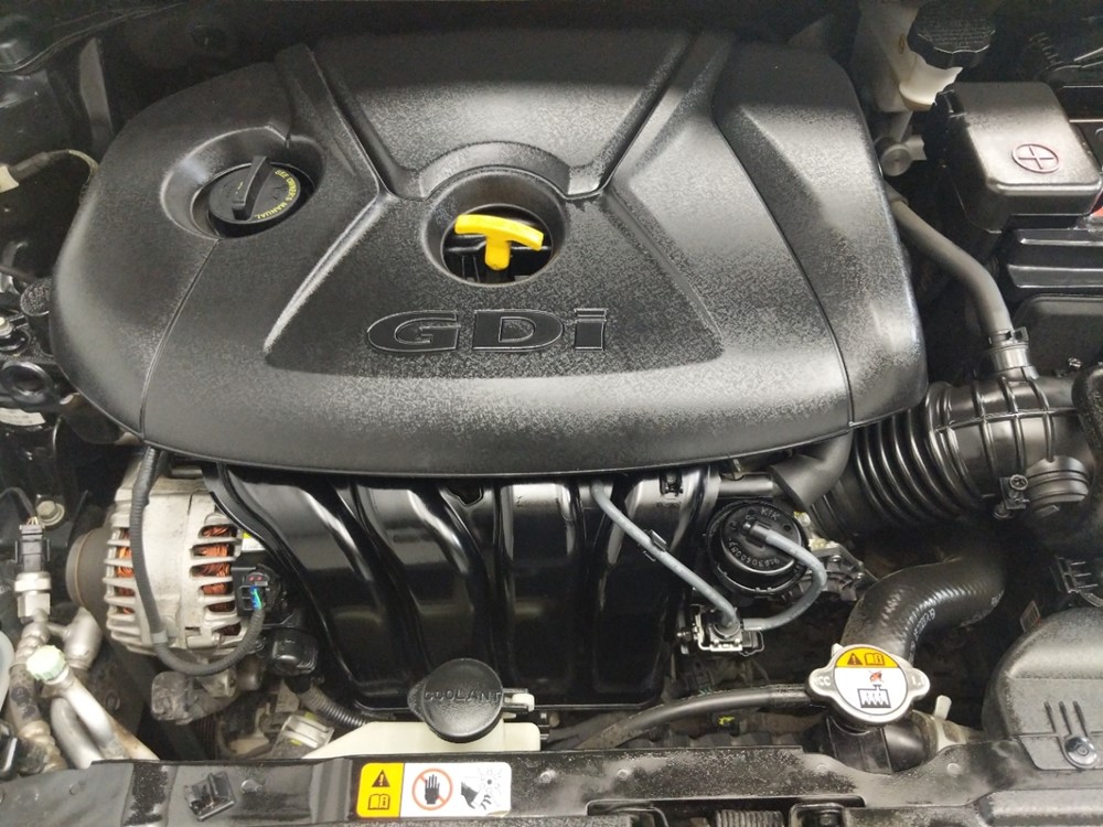 2016 Hyundai Elantra - Engine