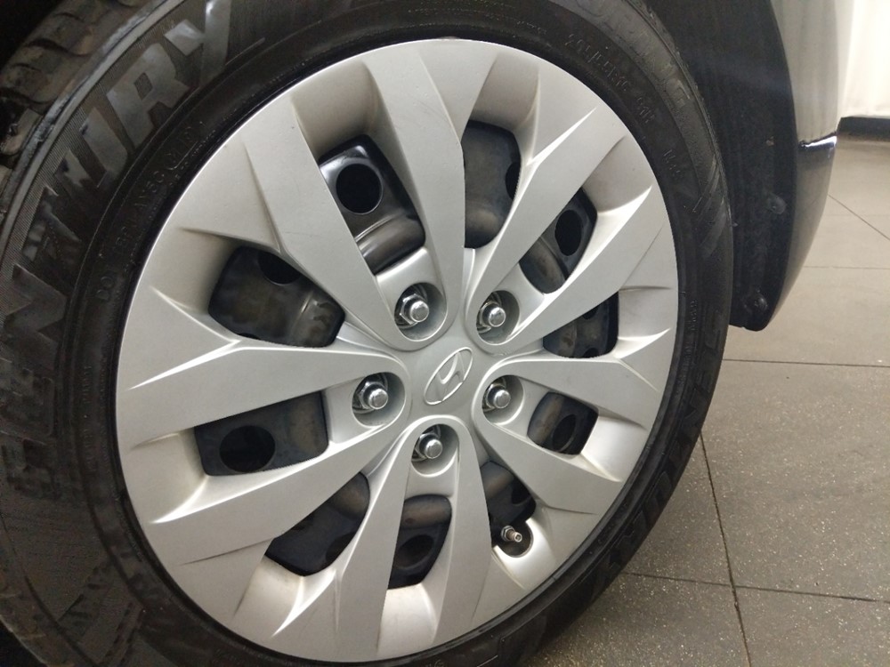 2016 Hyundai Elantra - Wheel