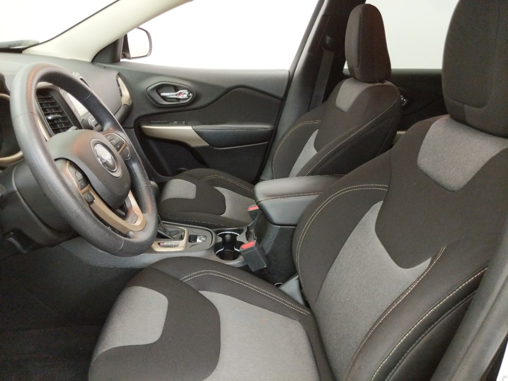 2018 Jeep Cherokee - Driver Front Seat