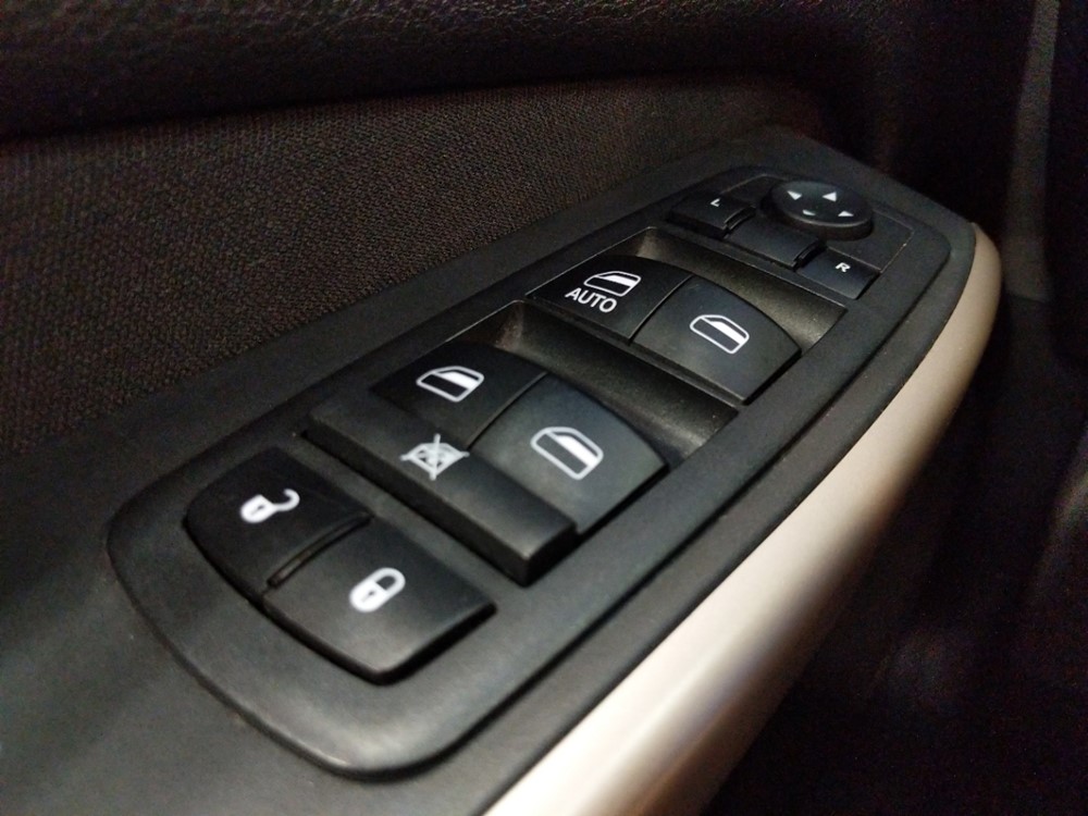 2018 Jeep Cherokee - Driver Power Windows/Lock Control