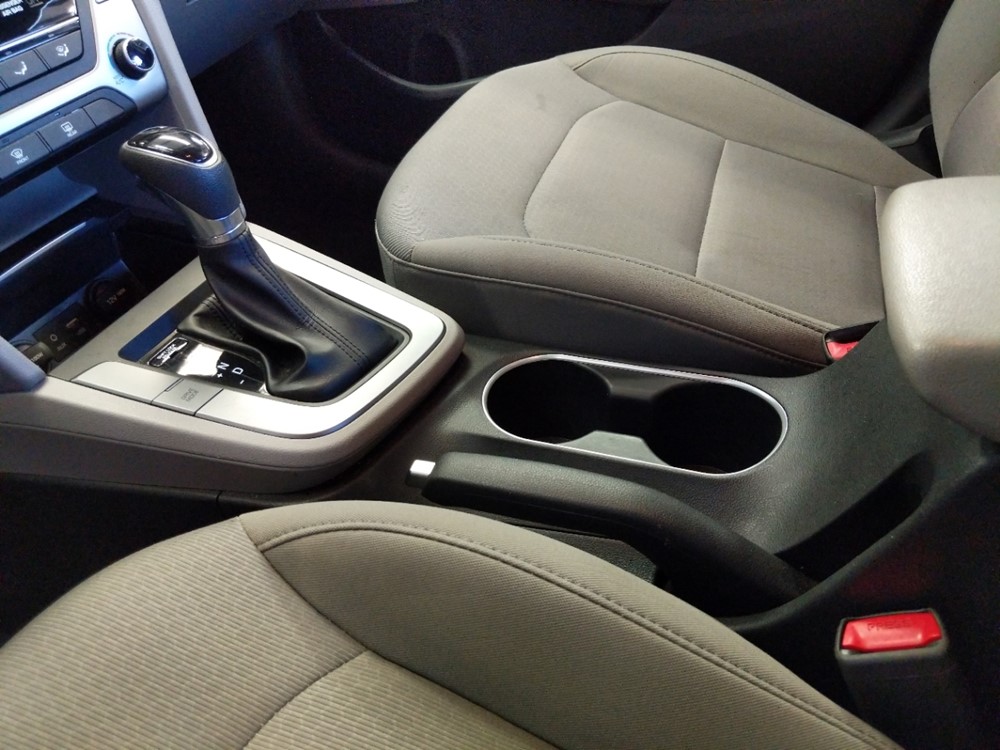2018 Hyundai Elantra - Center Console/Cup Holders