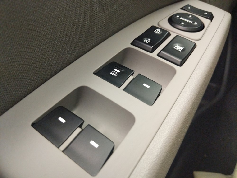 2018 Hyundai Elantra - Driver Power Windows/Lock Control