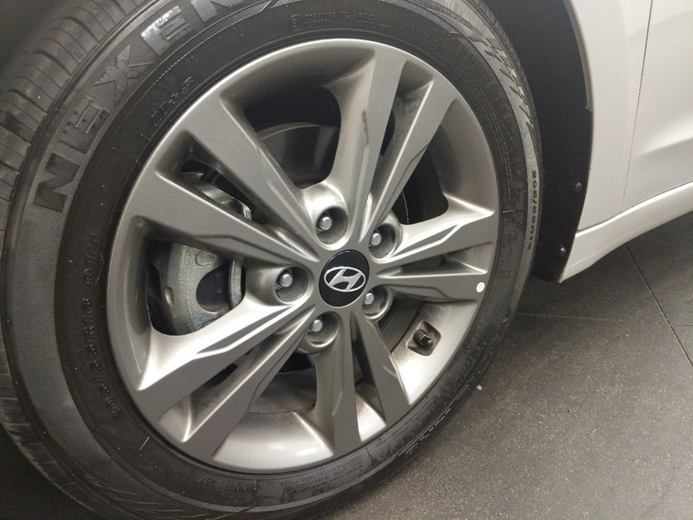2018 Hyundai Elantra - Wheel