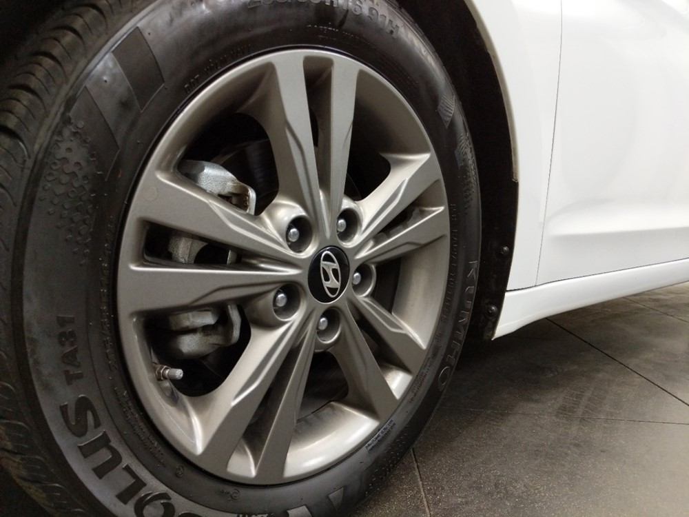 2018 Hyundai Elantra - Wheel