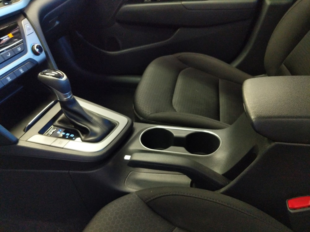 2018 Hyundai Elantra - Center Console/Cup Holders