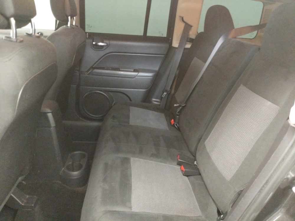 2016 Jeep Patriot - Driver Rear Seat