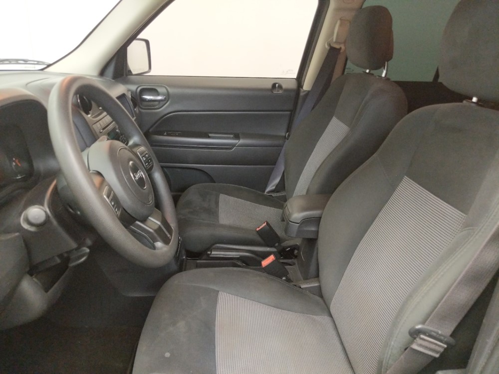 2016 Jeep Patriot - Driver Front Seat