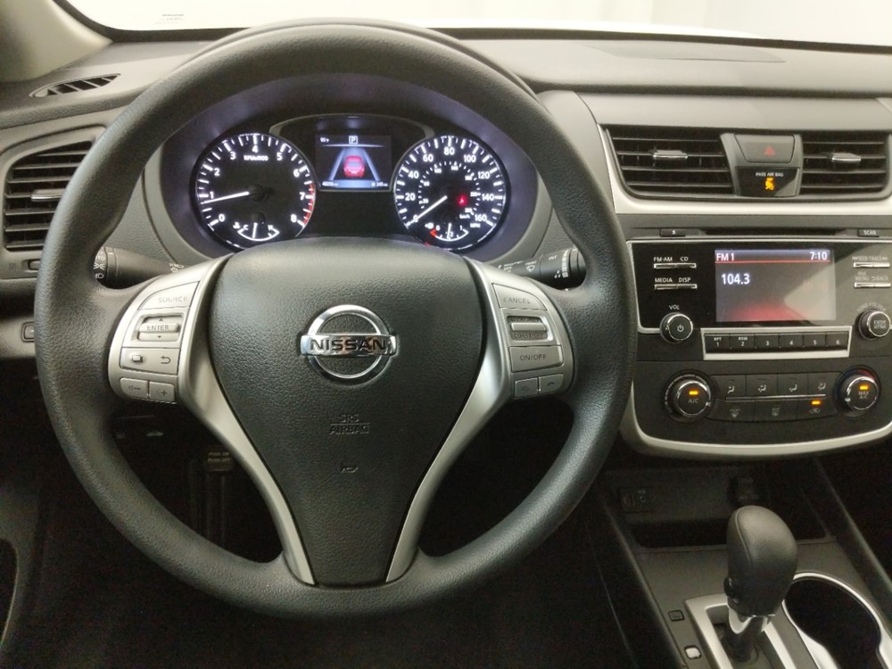 2017 Nissan Altima - Driver Dash