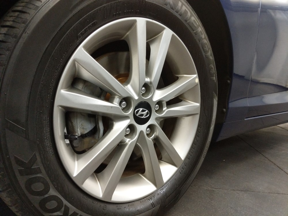 2017 Hyundai Sonata - Wheel