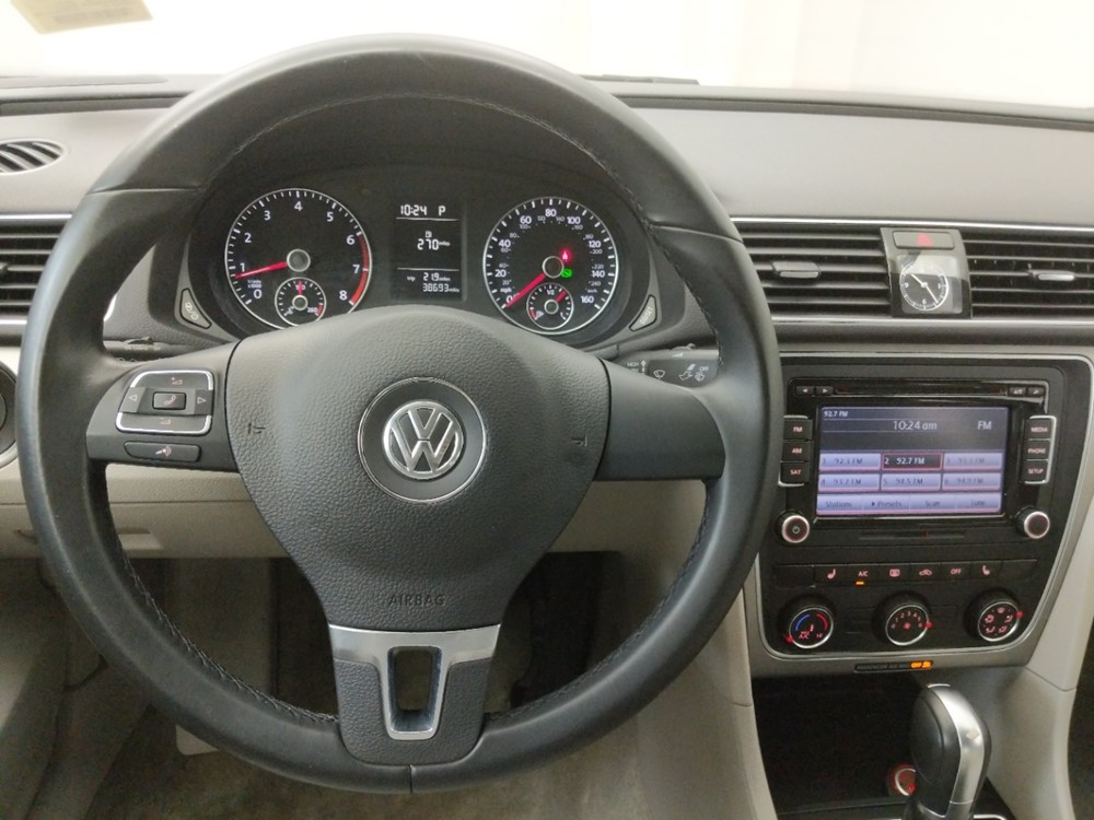 2015 Volkswagen Passat - Driver Dash