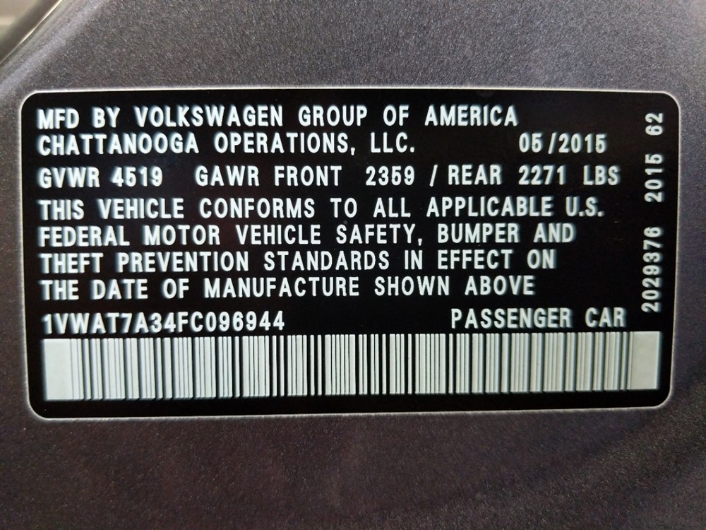2015 Volkswagen Passat - VIN Plate