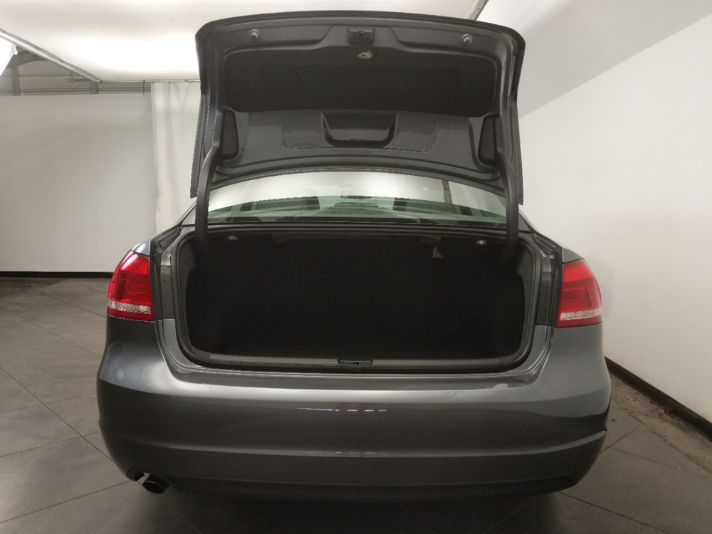 2015 Volkswagen Passat - Trunk