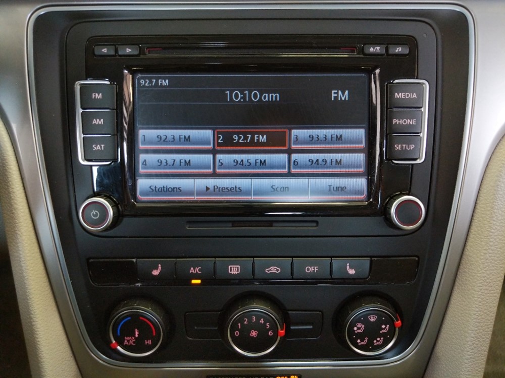 2015 Volkswagen Passat - Stereo Package