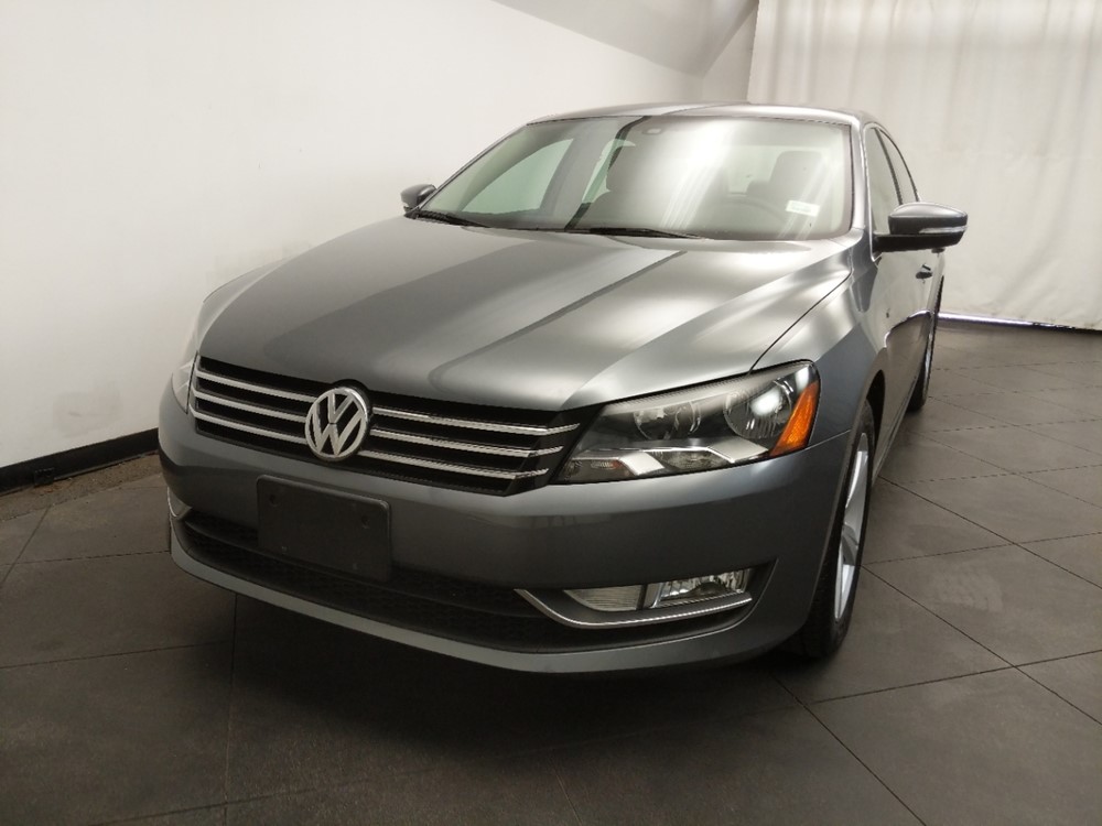 2015 Volkswagen Passat - Driver Front Hood