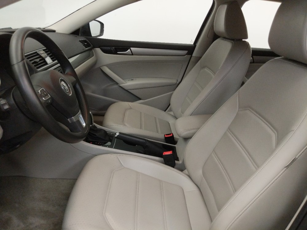 2015 Volkswagen Passat - Driver Front Seat