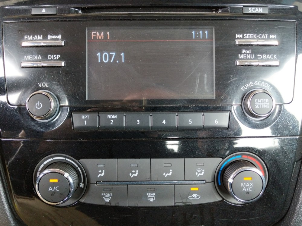 2017 Nissan Rogue - Stereo Package