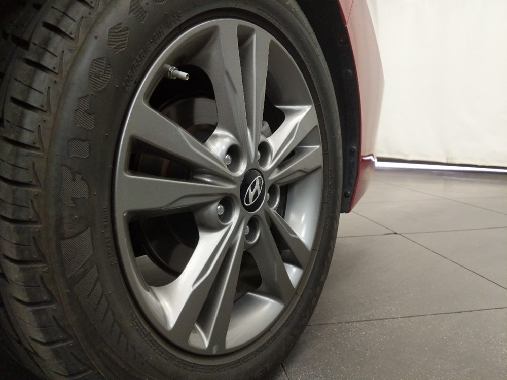 2018 Hyundai Elantra - Wheel