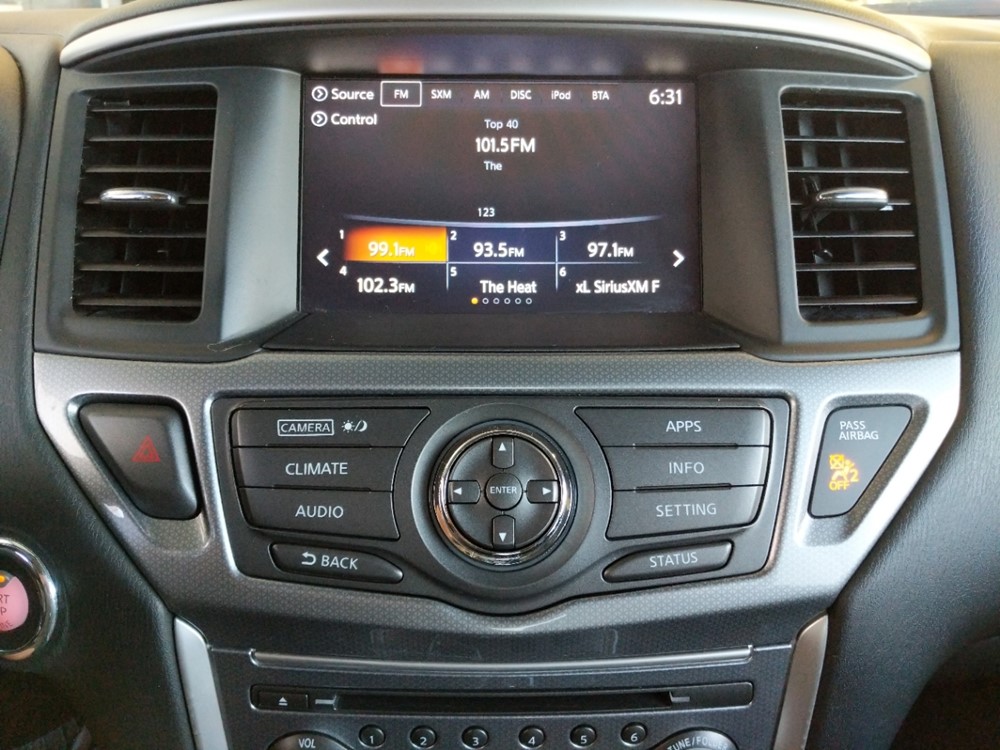 2017 Nissan Pathfinder - Stereo Package
