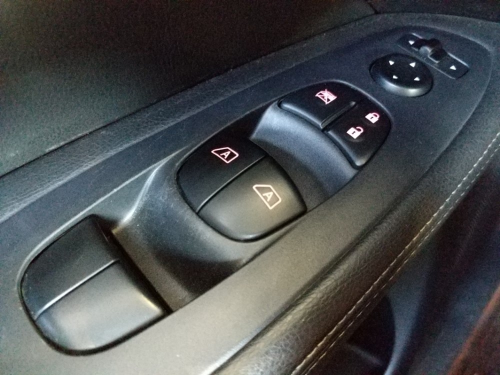 2017 Nissan Pathfinder - Driver Power Windows/Lock Control