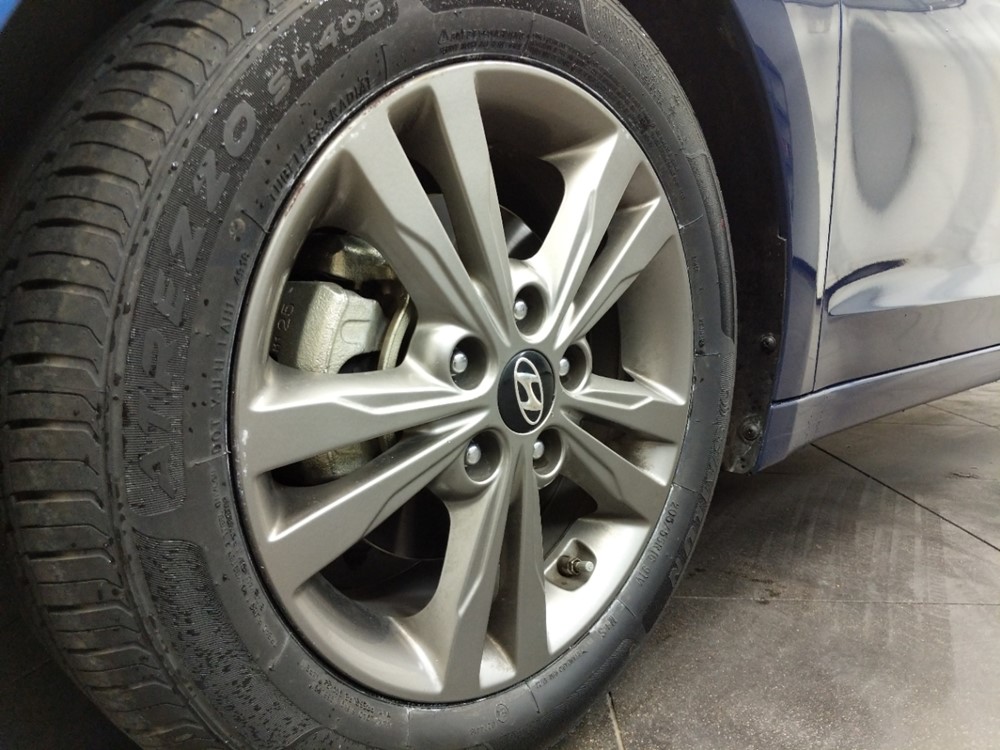 2018 Hyundai Elantra - Wheel