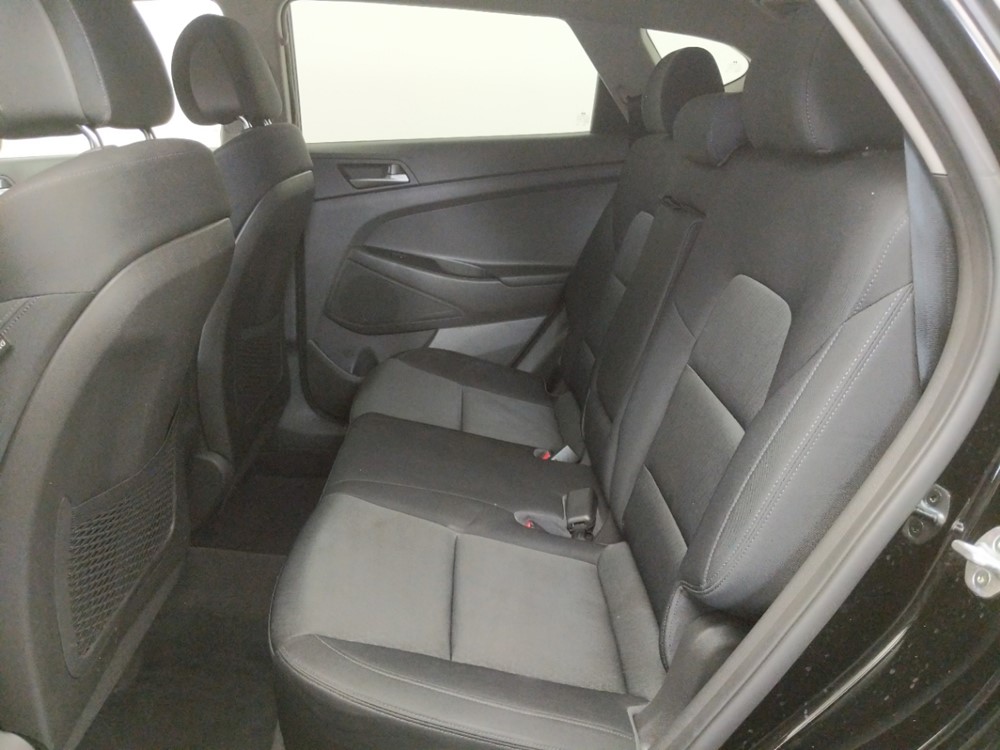 2016 Hyundai Tucson - Driver Rear Seat