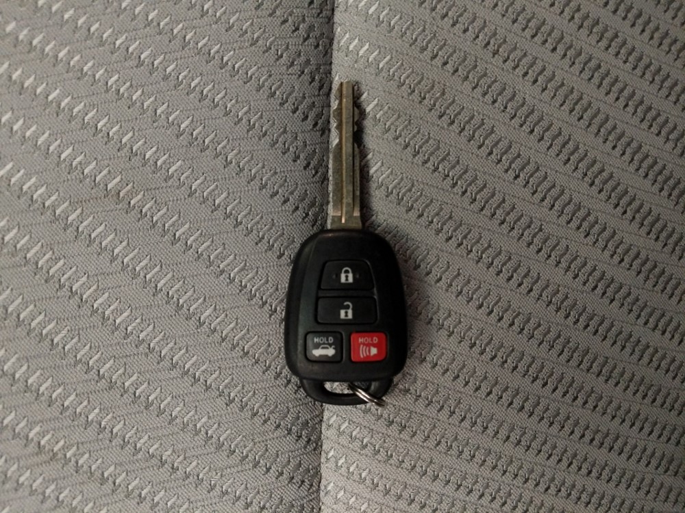 2016 Toyota Camry - Keys