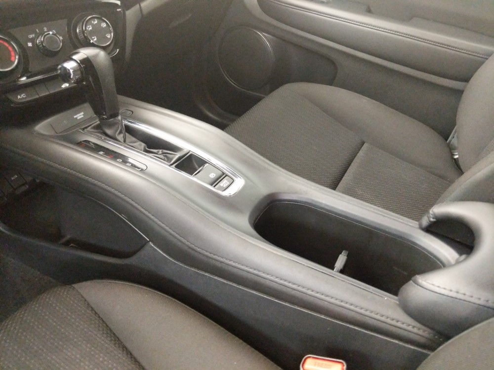 2016 Honda HR-V - Center Console/Cup Holders