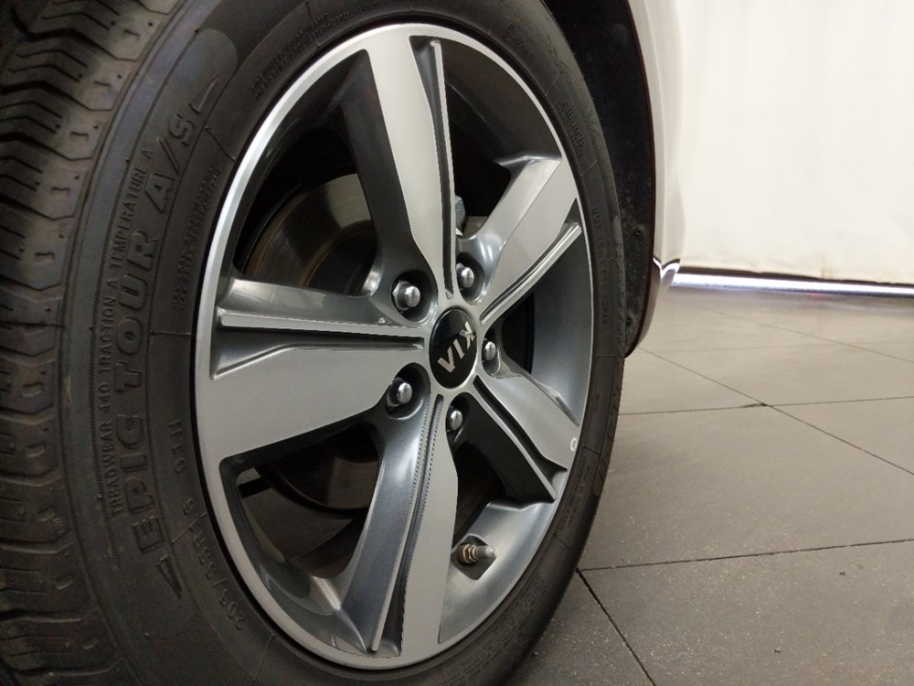 2018 Kia Forte - Wheel