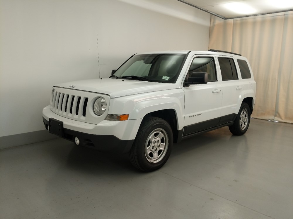 Used 2017 Jeep Patriot Driver Front Bumper