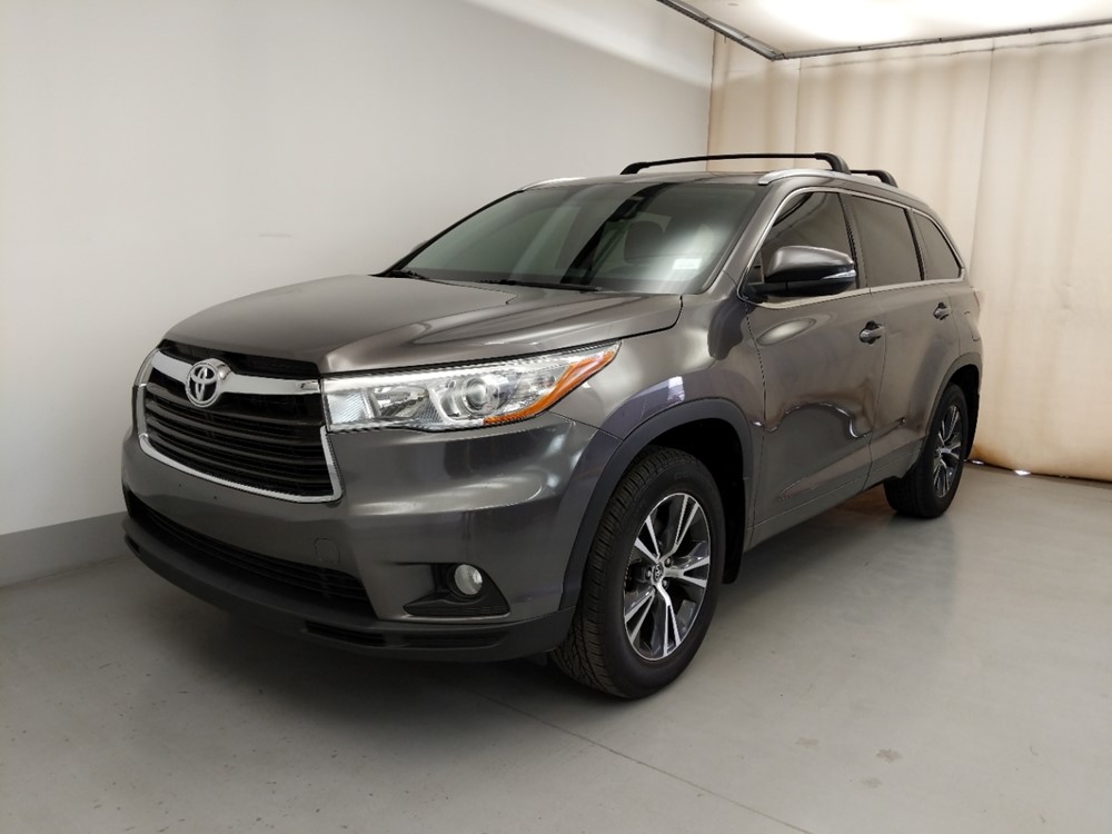 Used 2016 Toyota Highlander Driver Front Bumper