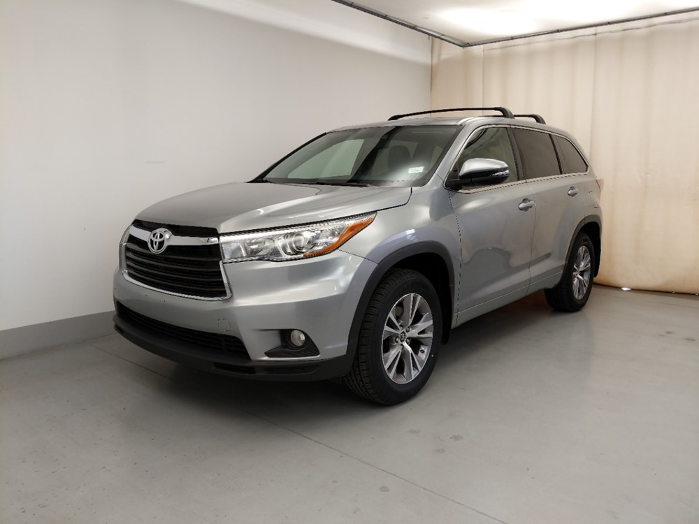 Used 2016 Toyota Highlander Driver Front Bumper